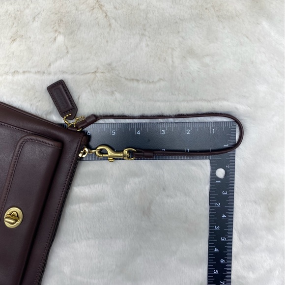 Vintage Coach mahogany turn lock wallet/wristlet - Picture 7 of 11